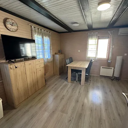 Holzhaus In Der Therme Catez - Familienfreundlich, Naehe Wintersommerriviera *