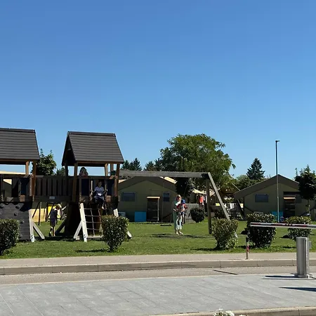 Holzhaus In Der Therme Catez - Familienfreundlich, Naehe Wintersommerriviera Brežice