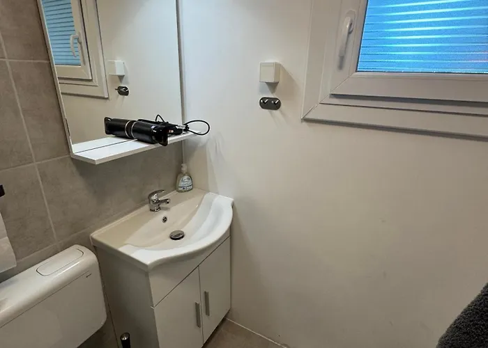 Holzhaus In Der Therme Catez - Familienfreundlich, Naehe Wintersommerriviera