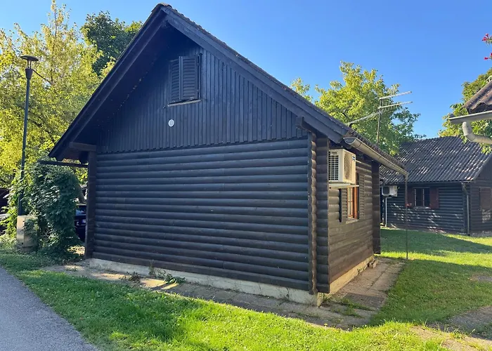 別荘 Holzhaus In Der Therme Catez - Familienfreundlich, Naehe Wintersommerriviera *