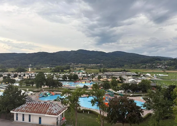 Holzhaus In Der Therme Catez - Familienfreundlich, Naehe Wintersommerriviera *